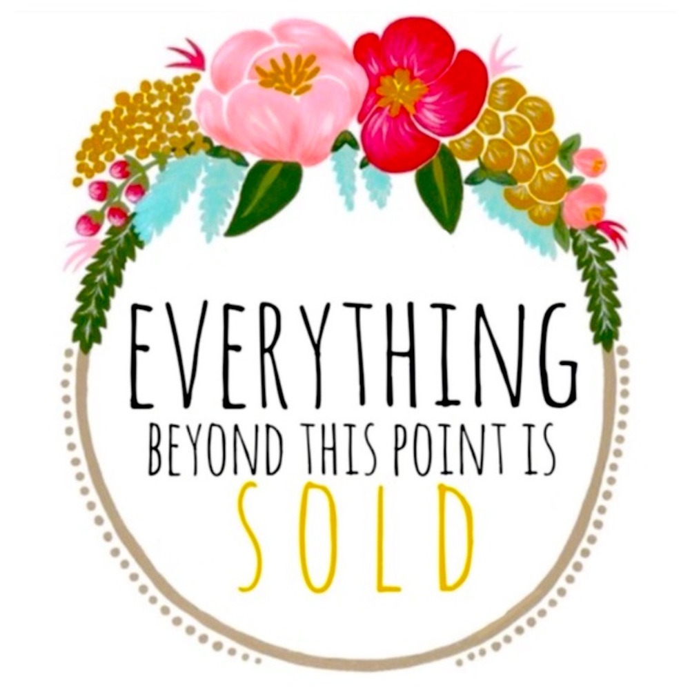 Everything below is sold 👇🏻